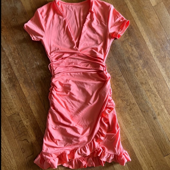 Salmon Colored Ruffle Minidress Size Small - Picture 6 of 6